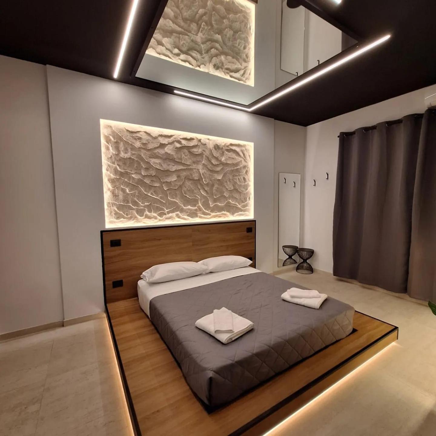 Dark & Light & Luxury * Catania
